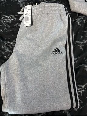Men’s sweats